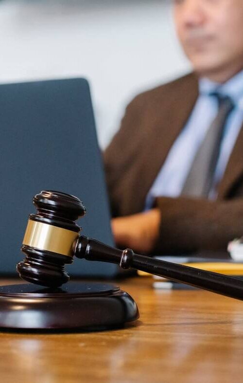 Laptop gavel